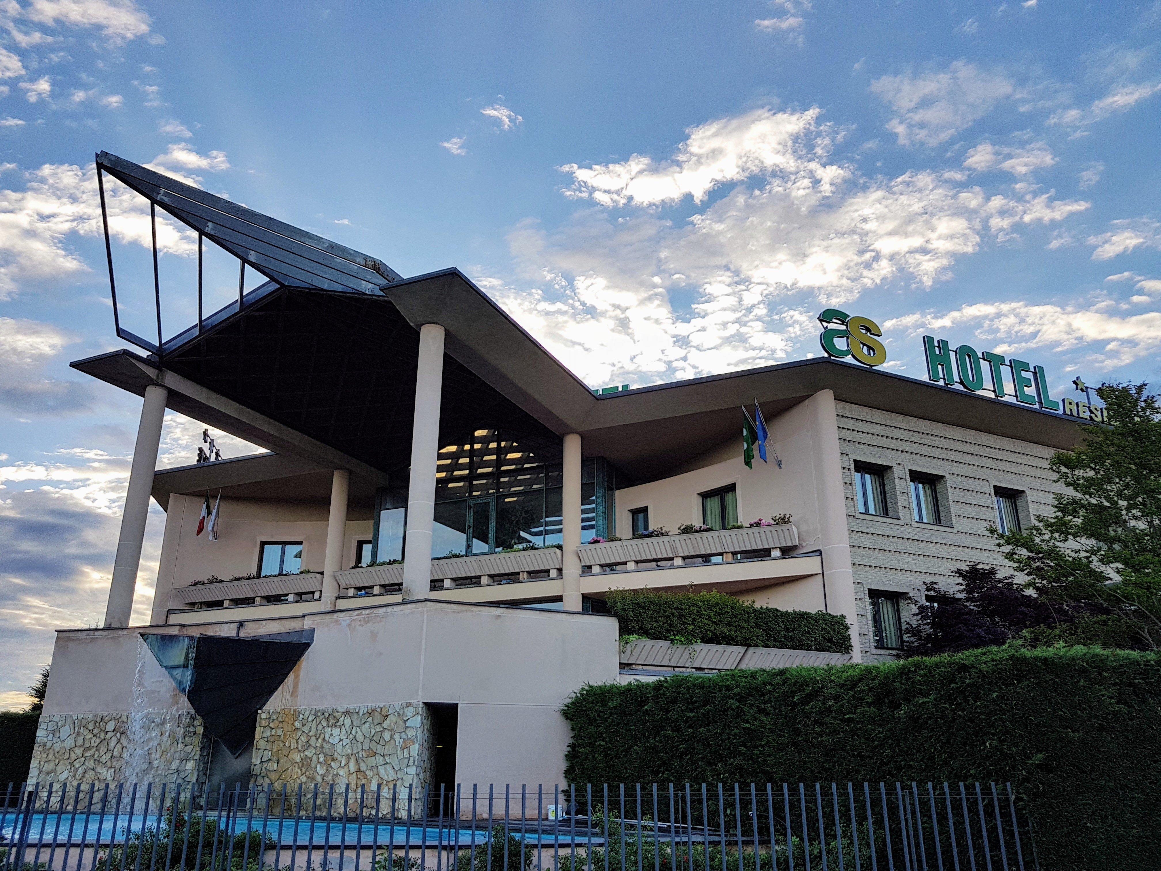 As Hotel Cambiago Exteriör bild
